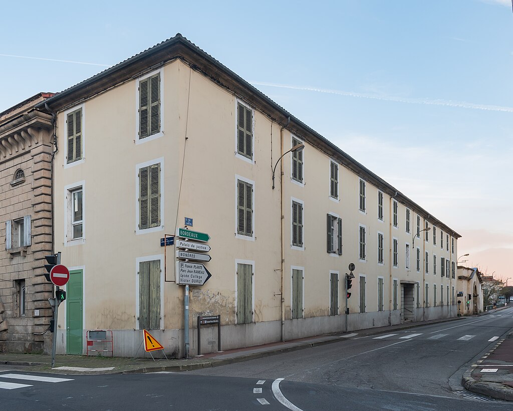 Pose de borne de recharge Mont-de-Marsan